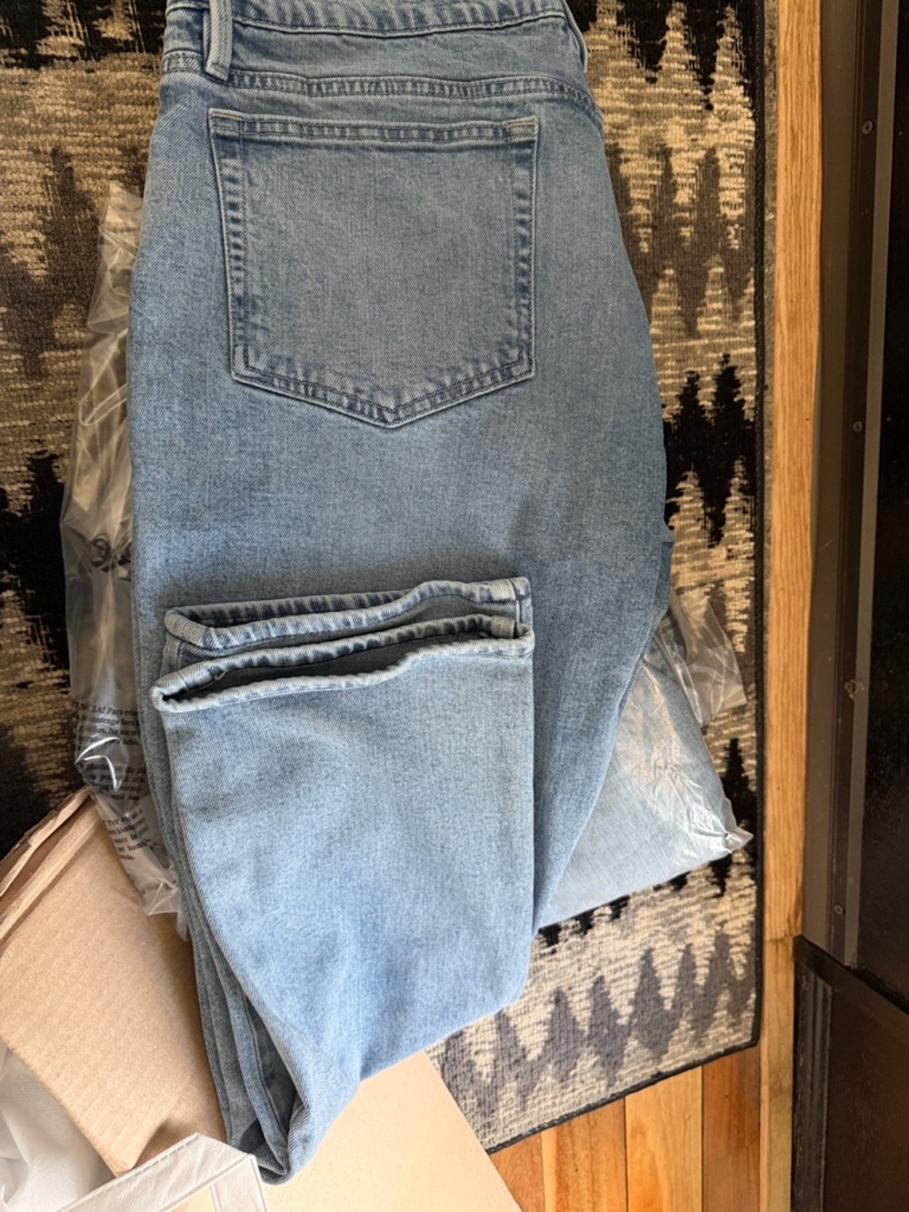 Frame Denim Slim Men's Jeans in Light Blue Wash